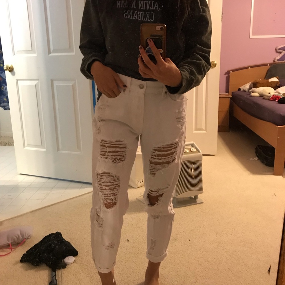 Brandy Melville White Ripped Boyfriend Jeans